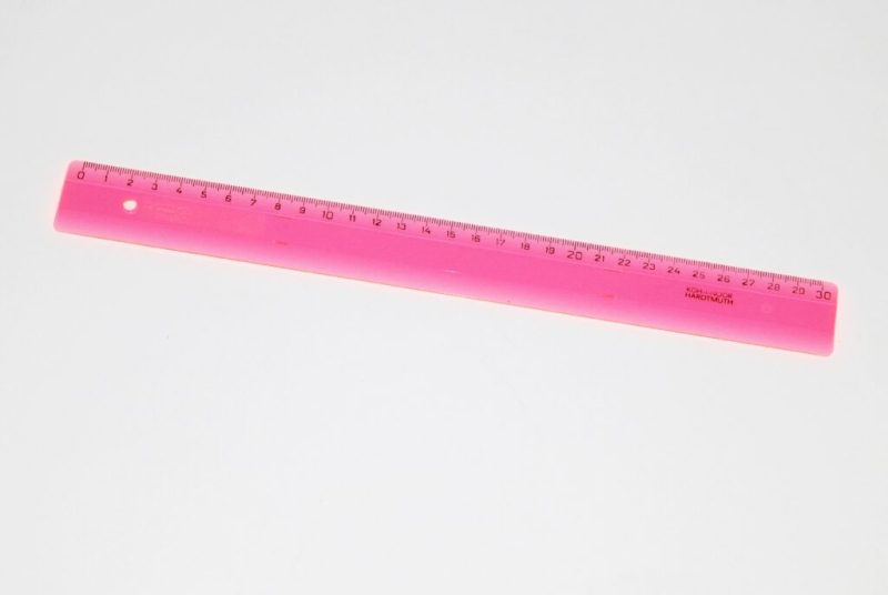 Pravítko 30 cm, transparentní růžové