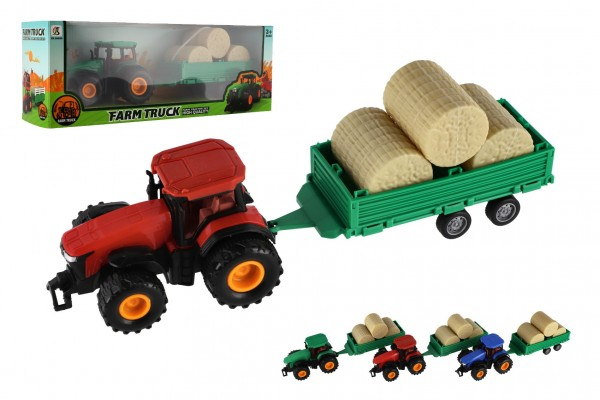 Traktor, vlek a balíky